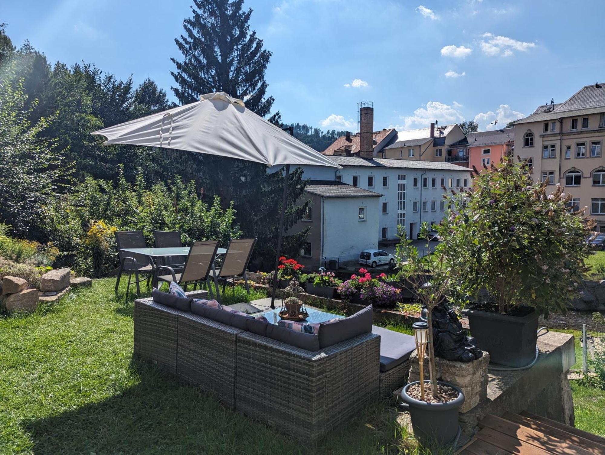 Hw2B - Urlaubsmagie - Wohlfuehlwohnung Mit Balkon, Pool, Sauna & Terrasse Sebnitz Eksteriør billede